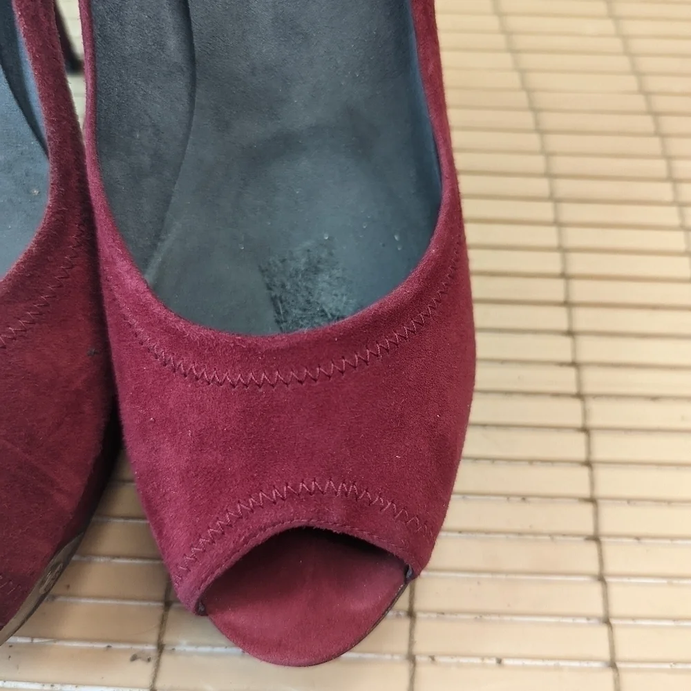 Stuart Weitzman red Suede Peep Open Toe 5
